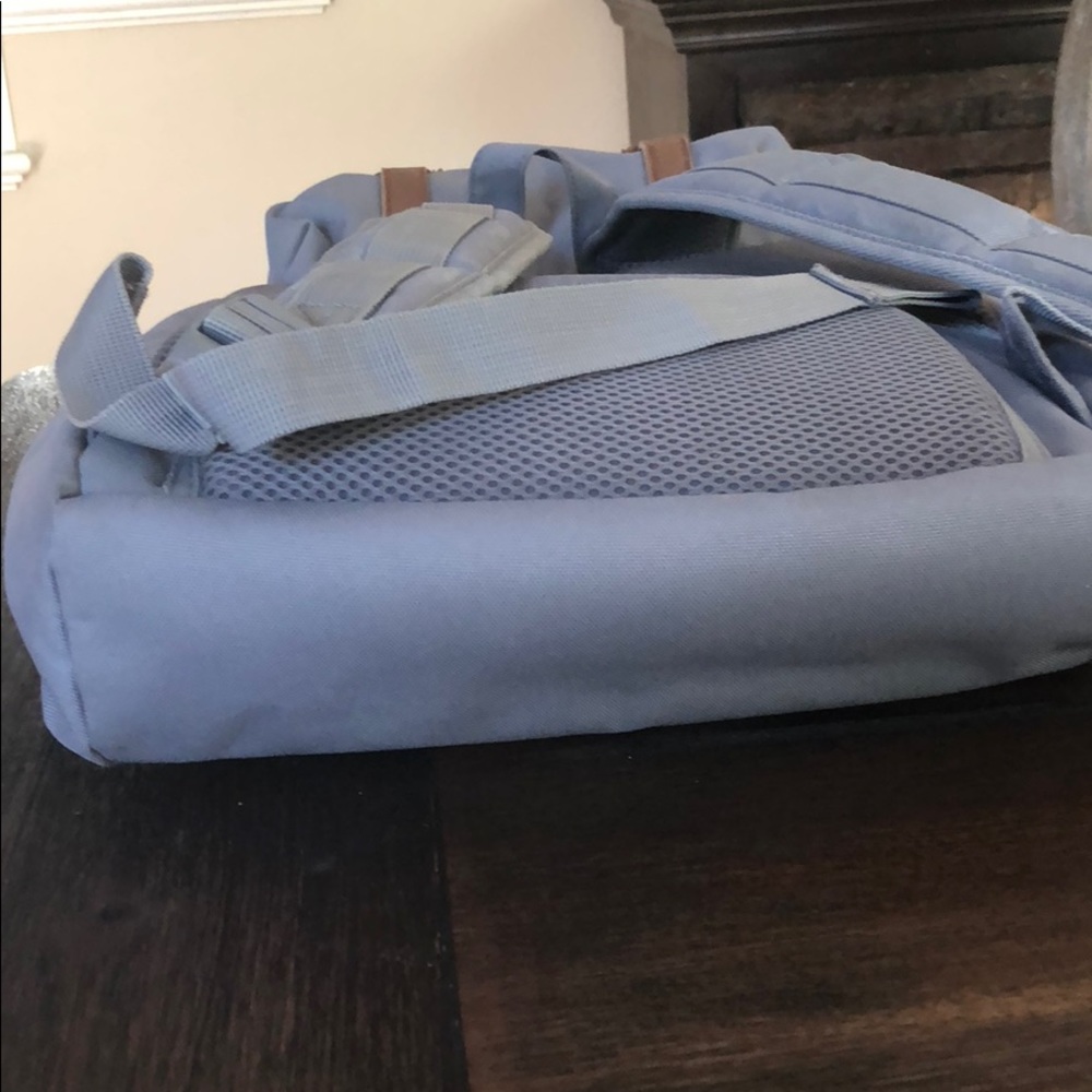 Hershel Grey Backpack Great Condition - image 6